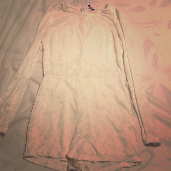 Romper - Picture 1 of 4